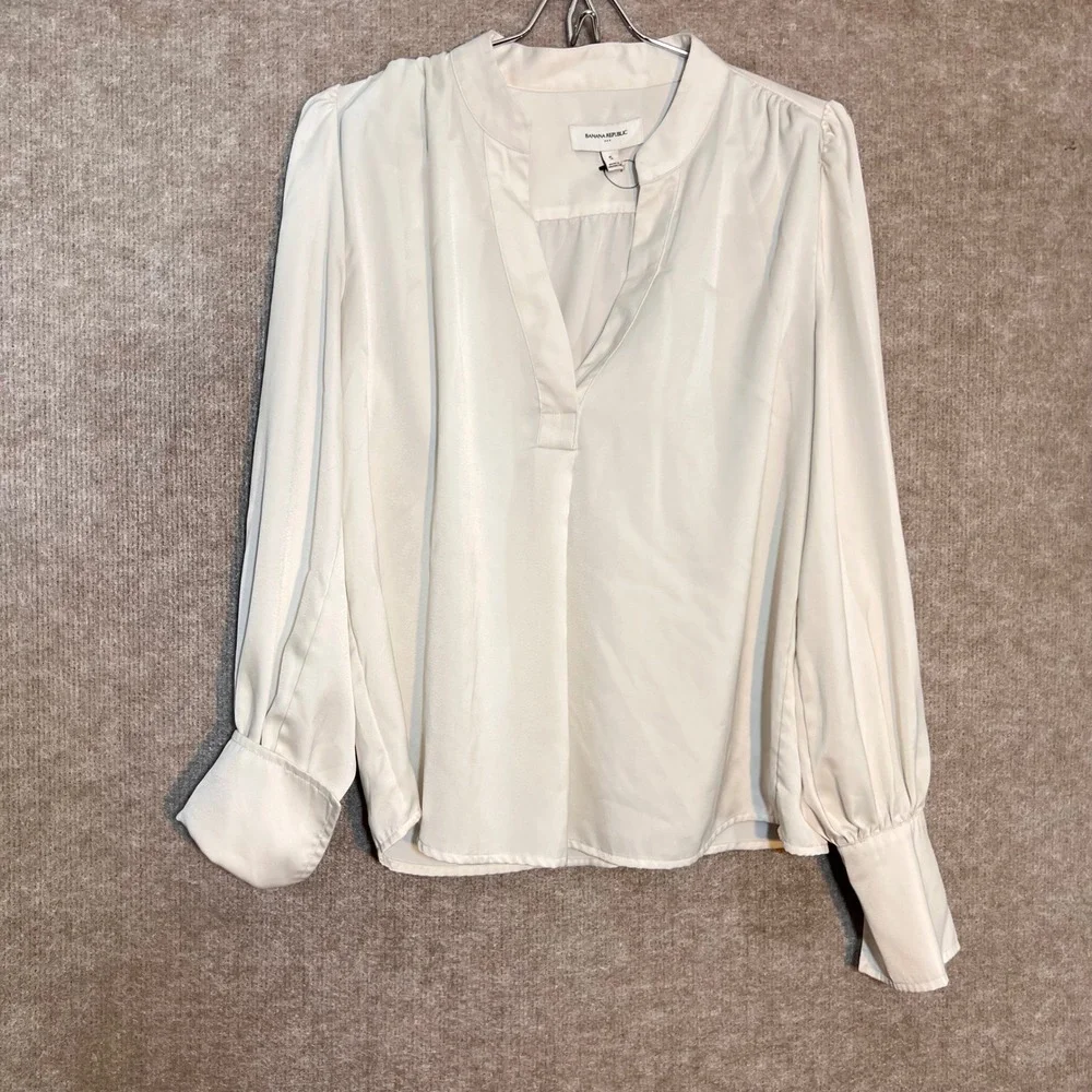 Banana Republic Blouse Women Small White Satin V-Neck Long Sleeve Office Chic